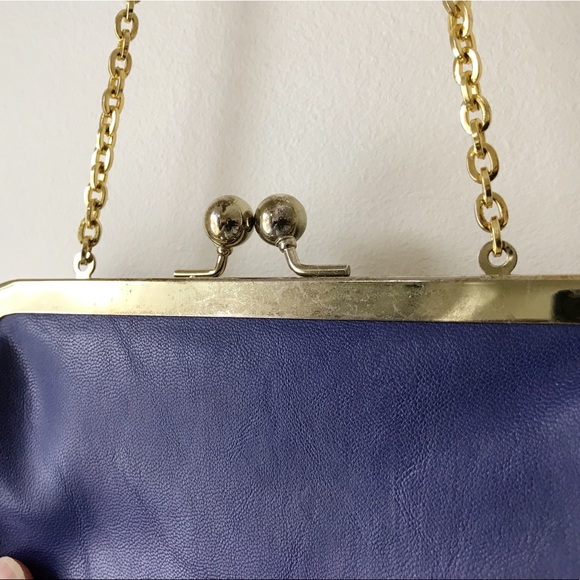 Blue beaded bag with gold tone kiss lock closure - Picture 8 of 15